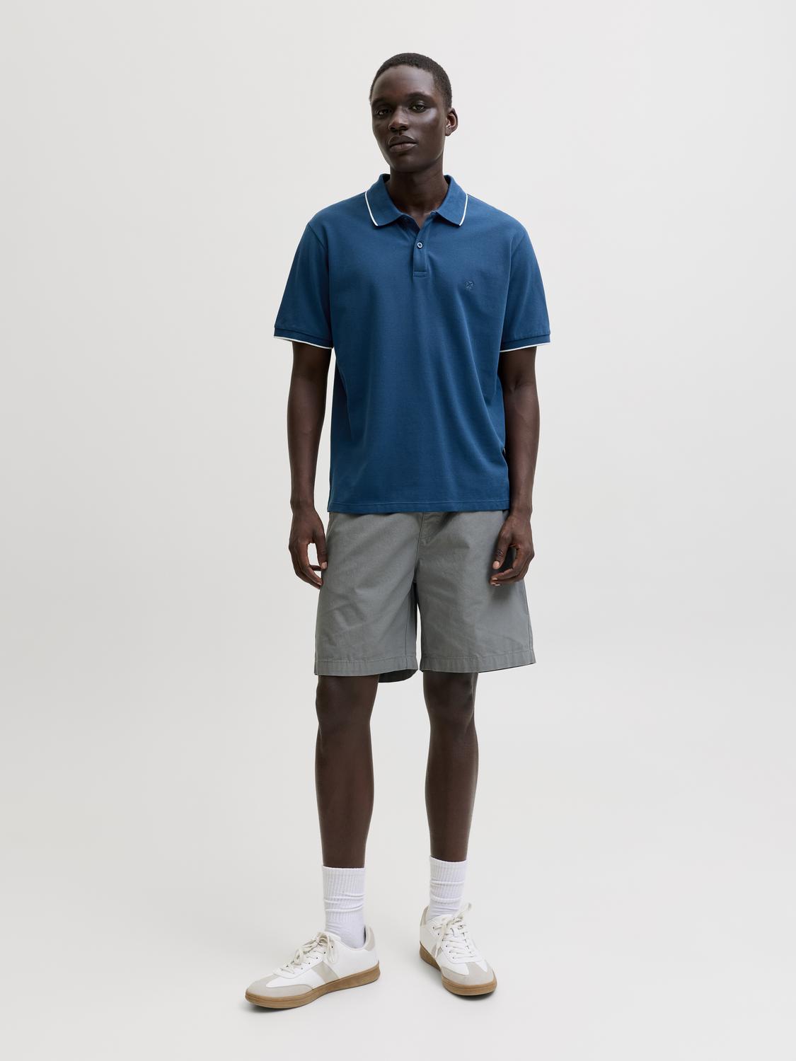 model_shot-front_full